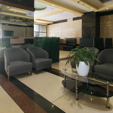 Reddoorz At Winter Hotel Araneta 케손시티 외부 사진