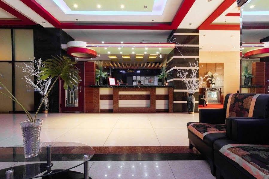 Reddoorz At Winter Hotel Araneta 케손시티 외부 사진