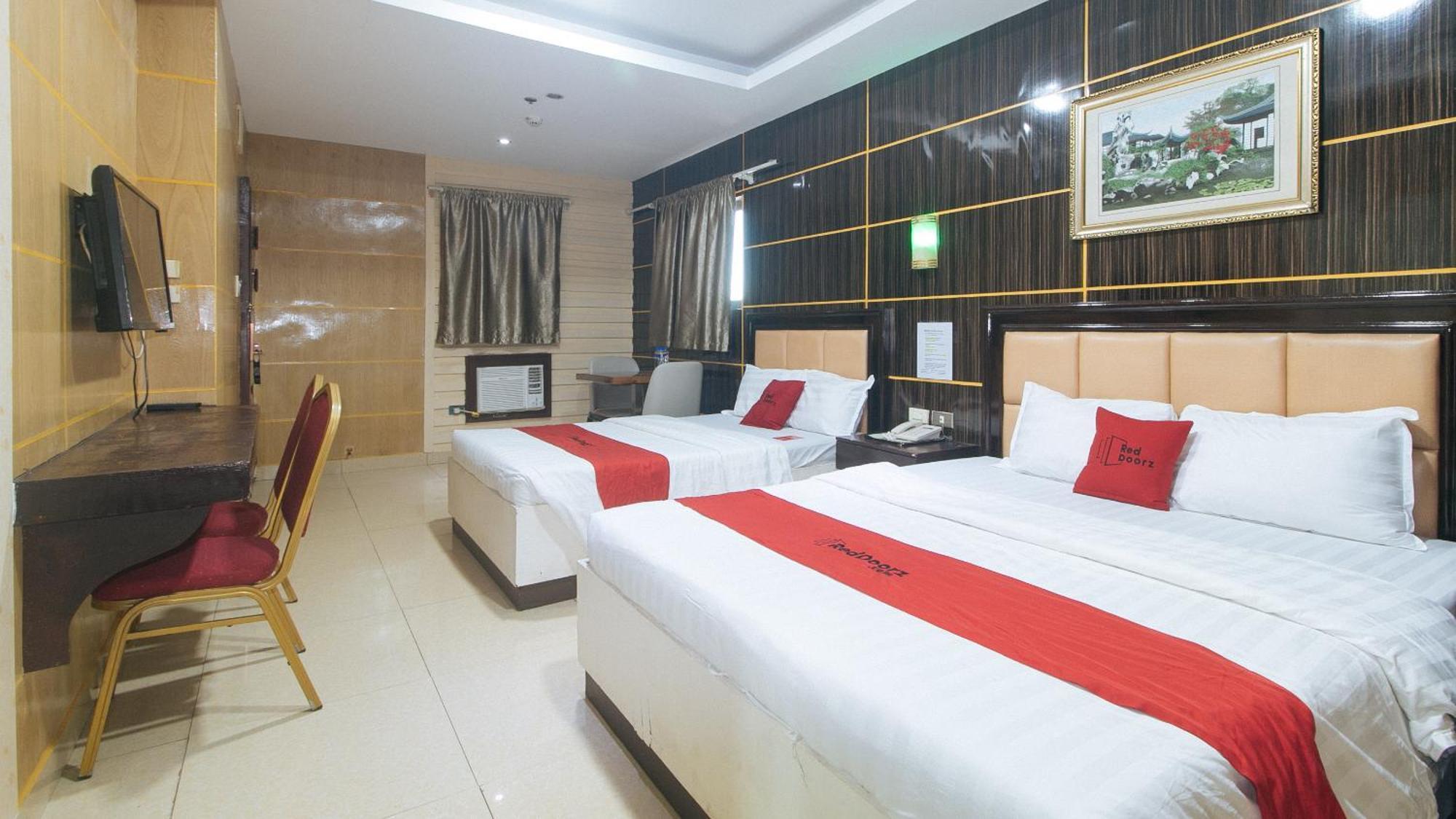 Reddoorz At Winter Hotel Araneta 케손시티 외부 사진