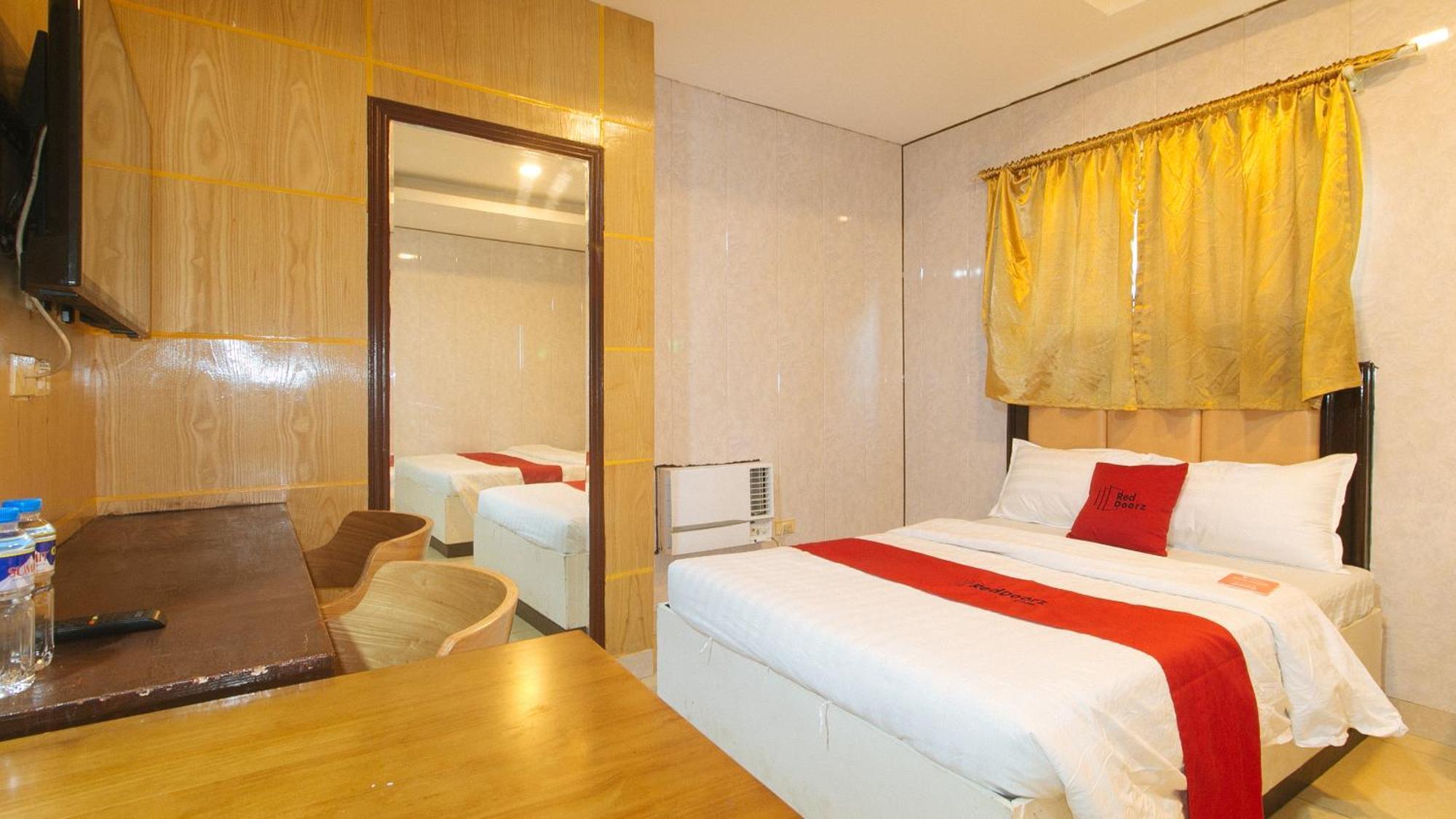 Reddoorz At Winter Hotel Araneta 케손시티 외부 사진